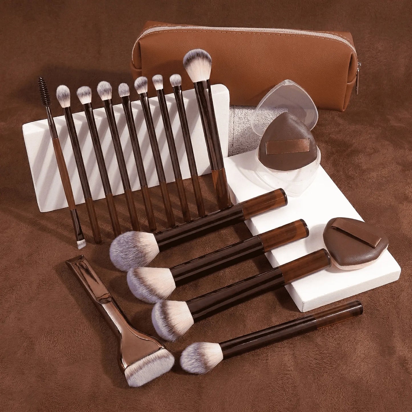 Elevate Your Beauty Routine with the 13-Piece Professional Makeup Brush Set - Complete with Bag and 2 Puffs for Flawless Application!