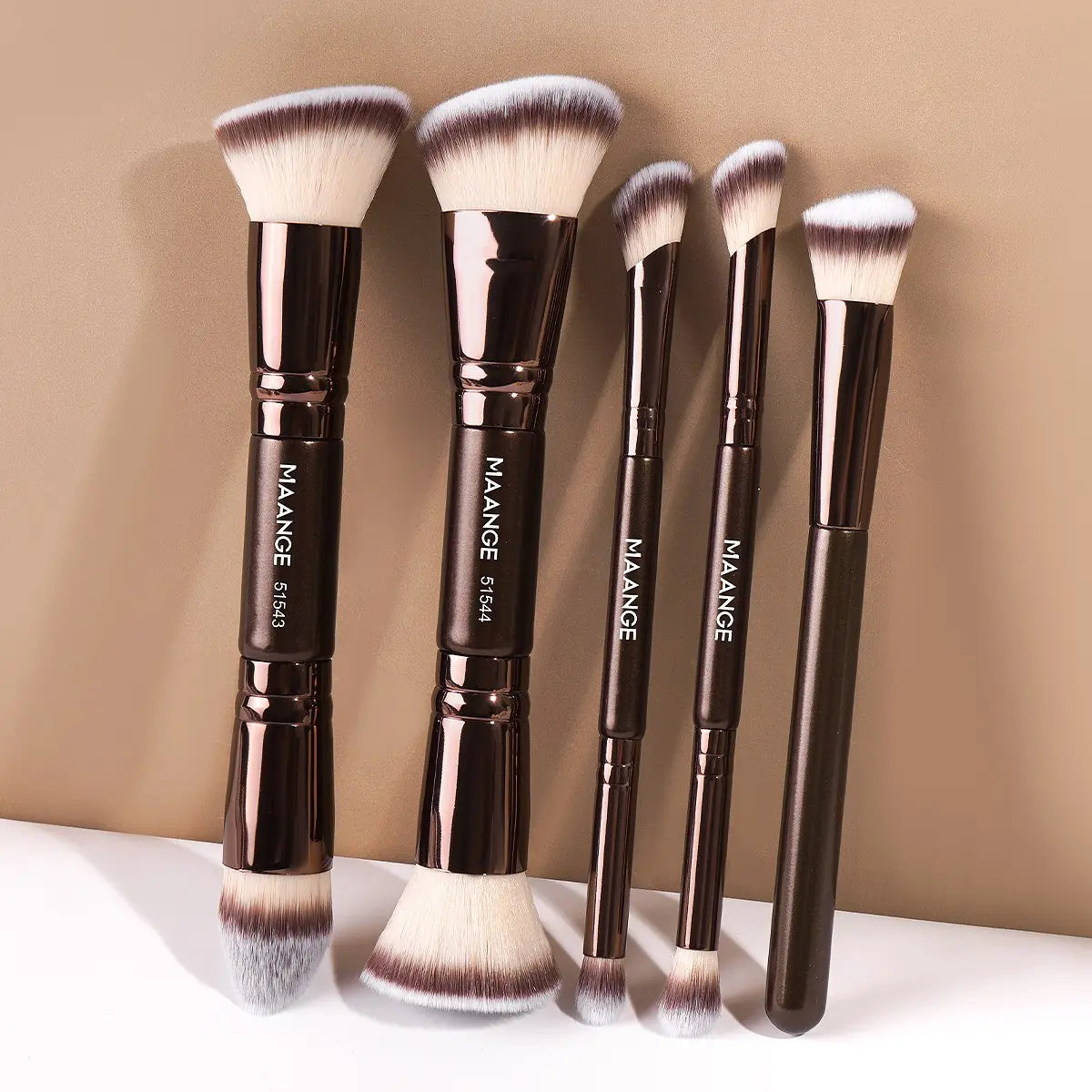 Elevate Your Makeup Game with the Maange 5-Piece Essential Brush Set – Perfect for Flawless Foundation, Concealer, Blush, and Contour Application!